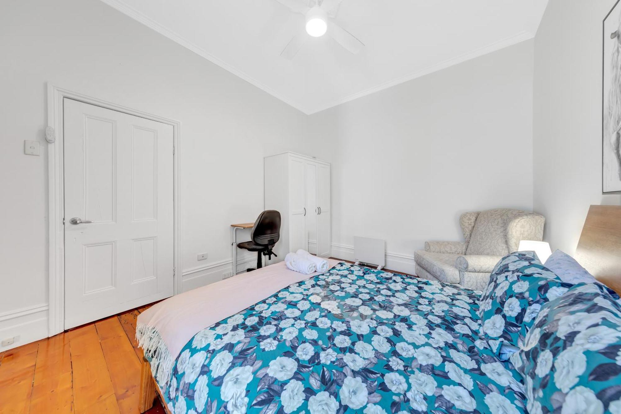 Melbourne Guest House With Parking And Courtyard — Photos 3